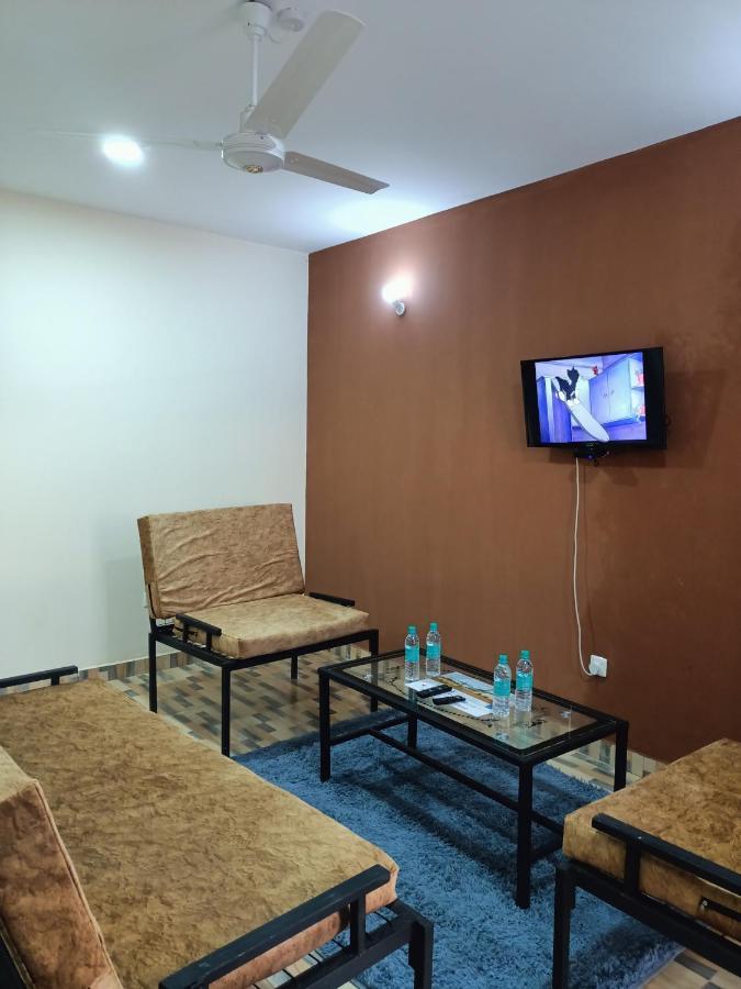 1 Bedroom Fully Furnished Luxurious Apartment Voi Town Buitenkant foto